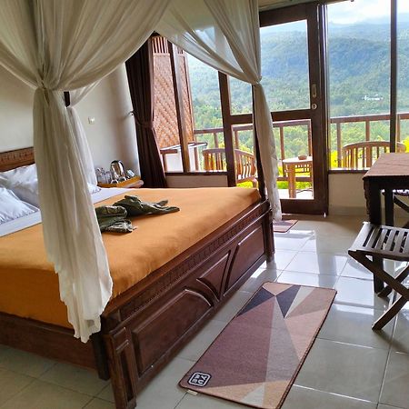 Made Oka Homestay And Warung Munduk エクステリア 写真